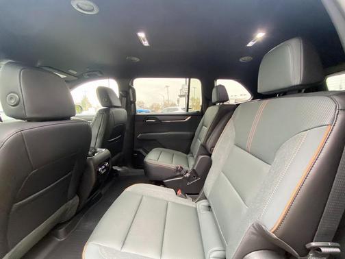 2026 GMC Acadia AT4 AWD