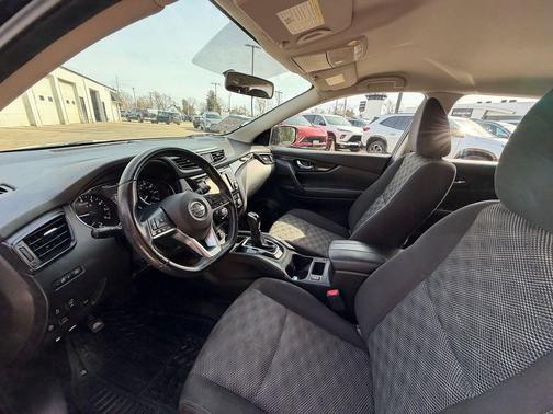 2017 Nissan Rogue Sport SV