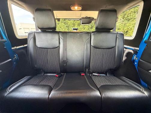 Hydro Blue Pearl Coat 2015 Jeep Wrangler Unlimited Freedom Edition