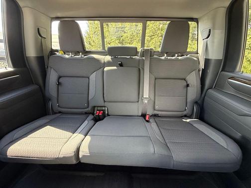 Onyx Black 2026 GMC Sierra 2500 SLE