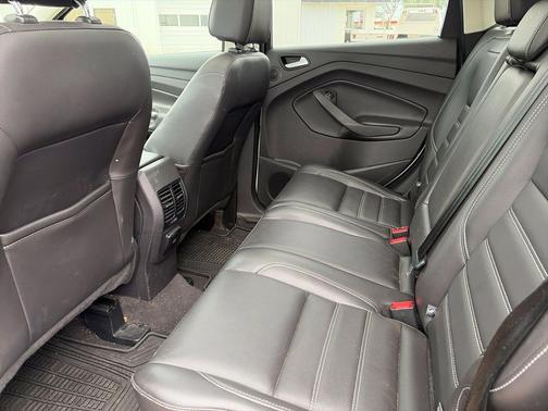 White Platinum Metallic Tri-Coat 2017 Ford Escape Titanium