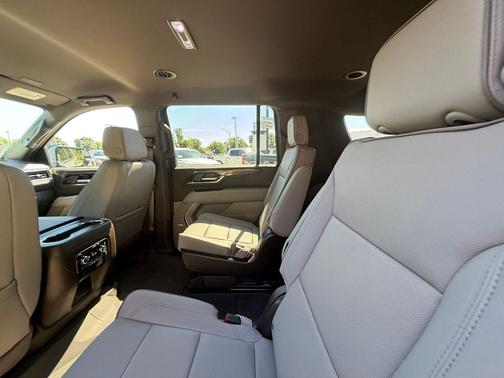 Sterling Metallic 2026 GMC Yukon XL 4WD Elevation