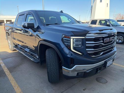 2022 GMC Sierra 1500 SLT