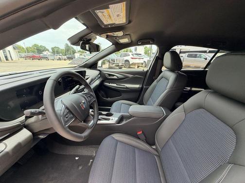 Summit White 2026 Buick Envista Preferred FWD