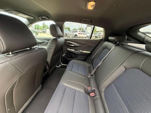 Summit White 2026 Buick Envista Preferred FWD