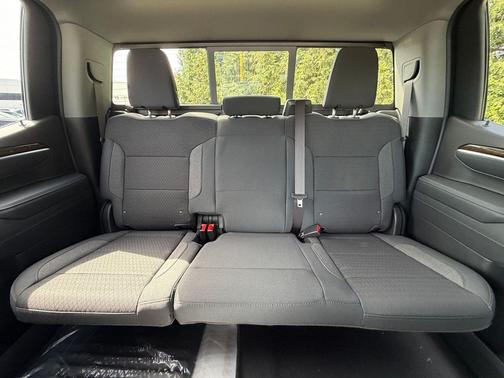 Onyx Black 2026 GMC Sierra 1500 SLE