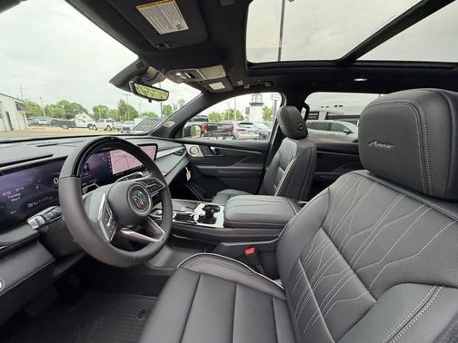 Iridescent White Tricoat 2026 Buick Enclave Avenir FWD