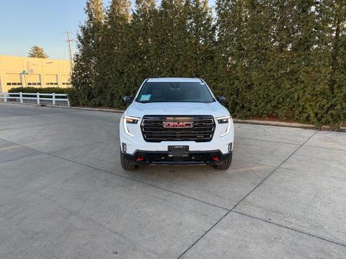 2026 GMC Acadia AT4 AWD