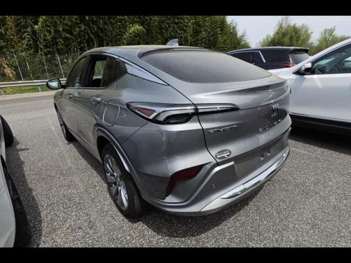 Moonstone Gray Metallic 2025 Buick Envista Avenir FWD