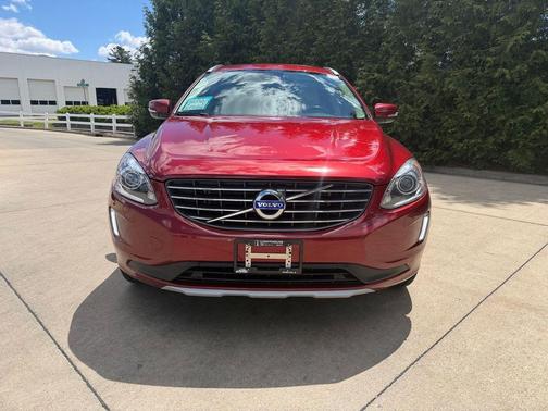 Flamenco Red Metallic 2017 Volvo XC60 T5 Inscription