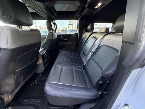 2025 GMC HUMMER EV SUV 2X