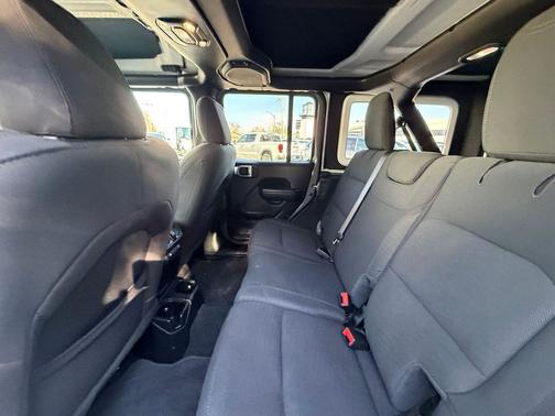 2020 Jeep Wrangler Unlimited Sport Altitude