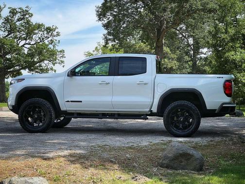 Summit White 2026 GMC Canyon Elevation