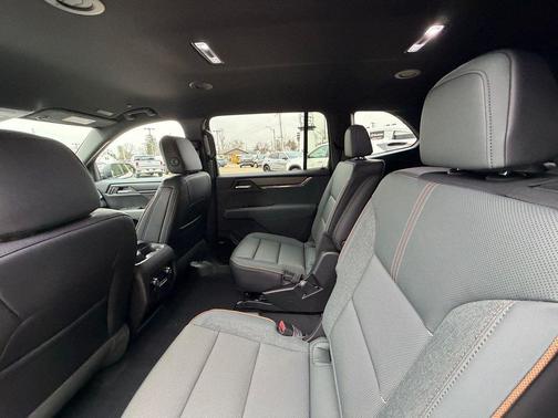 2026 GMC Acadia AT4 AWD