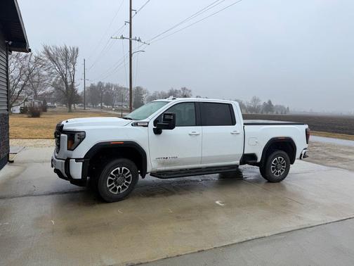 2024 GMC Sierra 2500 AT4