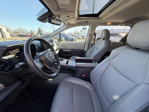 2021 Toyota Sienna XLE 7 Passenger