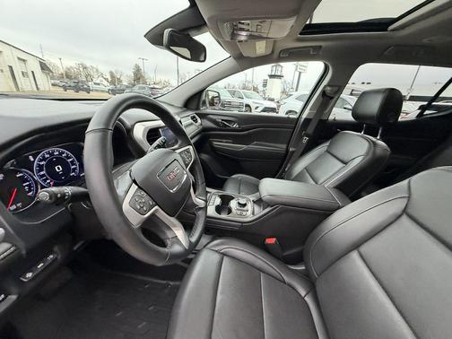 2023 GMC Acadia AWD SLT