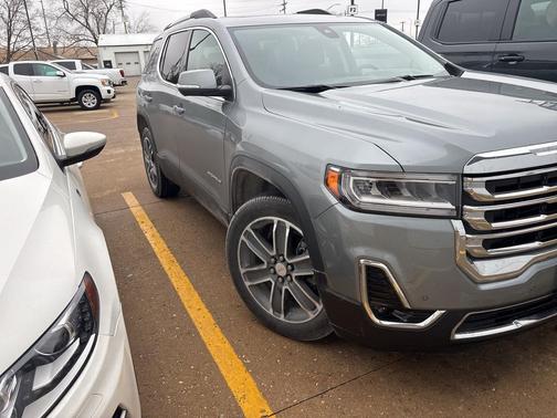 2023 GMC Acadia AWD SLT