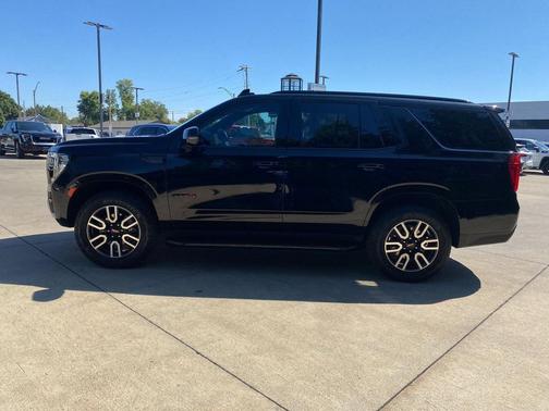 2023 GMC Yukon 4WD AT4