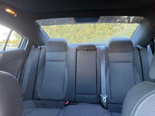 2017 Dodge Charger SE