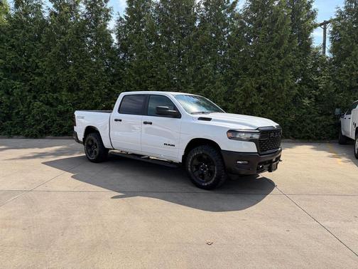 Bright White Clearcoat 2025 RAM 1500 Warlock Crew Cab 4x4 5'7' Box