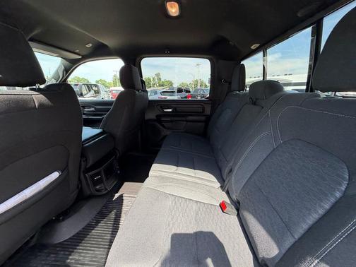 Bright White Clearcoat 2025 RAM 1500 Warlock Crew Cab 4x4 5'7' Box