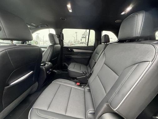 2025 Buick Enclave Preferred FWD