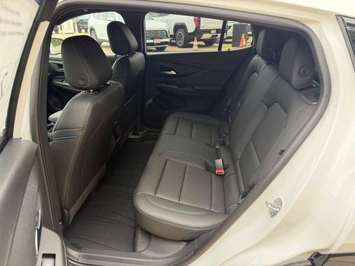 Summit White 2026 Buick Envista Sport Touring FWD