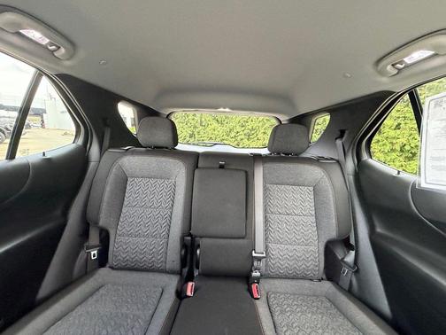 Blue Glow Metallic 2023 Chevrolet Equinox 1LT