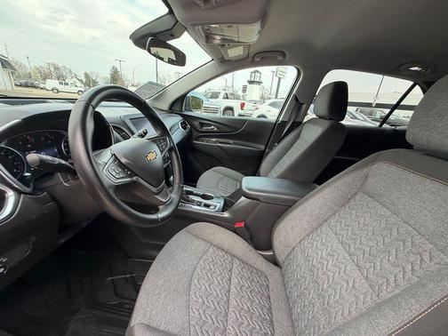 Blue Glow Metallic 2023 Chevrolet Equinox 1LT