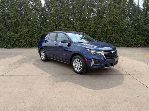 Blue Glow Metallic 2023 Chevrolet Equinox 1LT