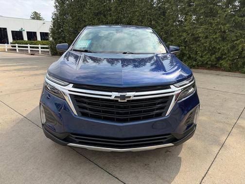 Blue Glow Metallic 2023 Chevrolet Equinox 1LT