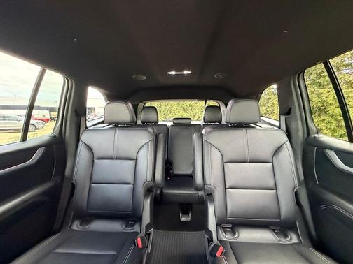 2025 GMC Acadia AWD Elevation