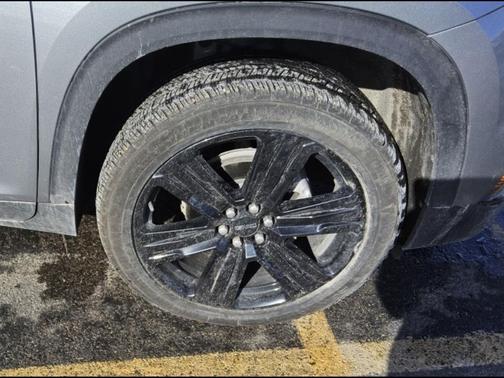 2025 GMC Acadia AWD Elevation