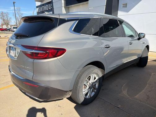 Pepperdust Metallic 2018 Buick Enclave Premium