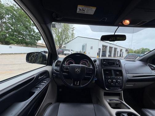 Billet Silver Metallic Clearcoat 2017 Dodge Grand Caravan SXT