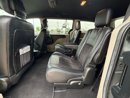 Billet Silver Metallic Clearcoat 2017 Dodge Grand Caravan SXT