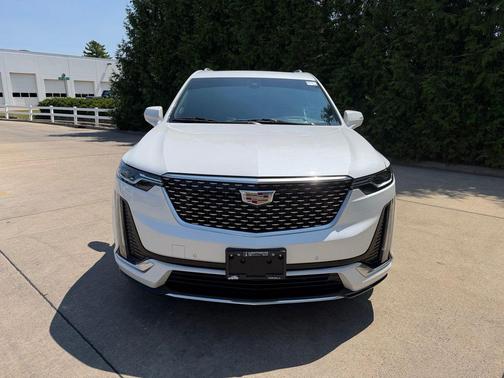 Crystal White Tricoat 2023 Cadillac XT6 Premium Luxury AWD
