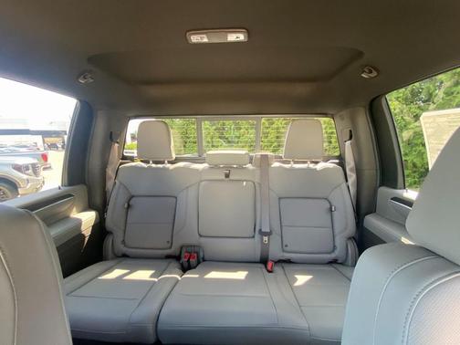 2026 GMC Sierra 2500 SLT