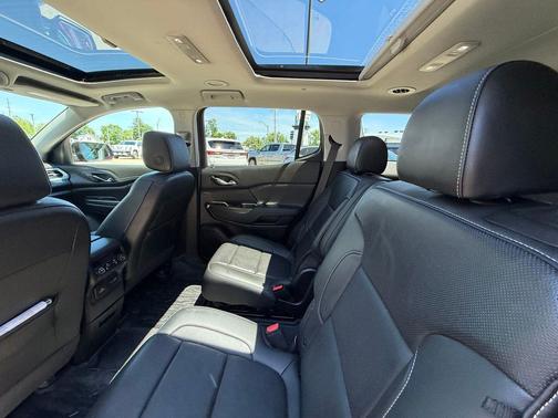 Volcanic Red Tintcoat 2023 GMC Acadia AWD SLT