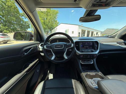 Volcanic Red Tintcoat 2023 GMC Acadia AWD SLT