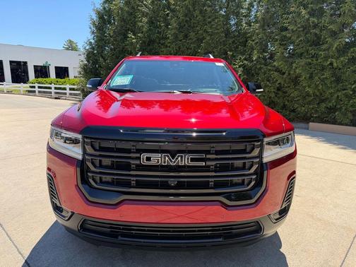 Volcanic Red Tintcoat 2023 GMC Acadia AWD SLT