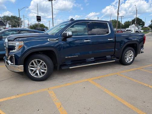 Pacific Blue Metallic 2021 GMC Sierra 1500 SLT