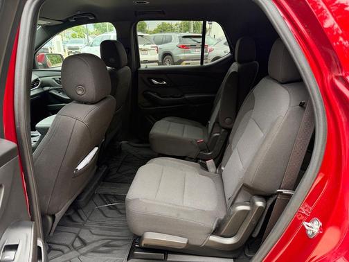Radiant Red Tintcoat 2023 Chevrolet Traverse LT Cloth