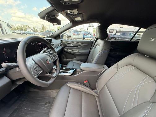Summit White 2026 Buick Envista Sport Touring FWD