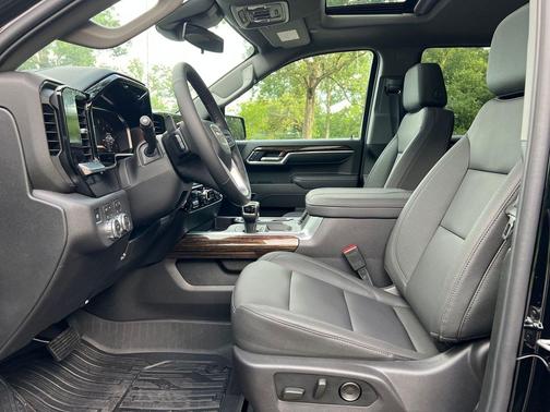 Onyx Black 2026 GMC Sierra 1500 Elevation