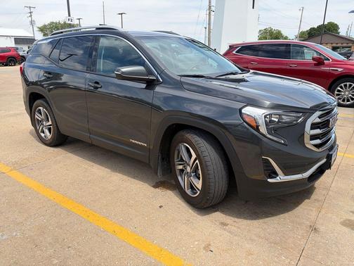 Graphite Gray Metallic 2021 GMC Terrain SLT