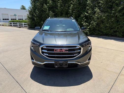 Graphite Gray Metallic 2021 GMC Terrain SLT