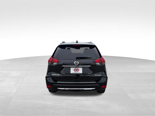 Magnetic Black 2018 Nissan Rogue SV