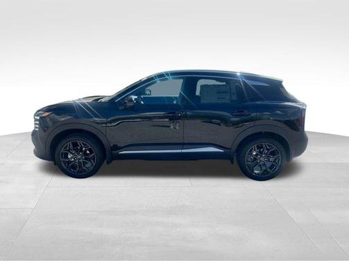 Super Black 2025 Nissan Kicks SR